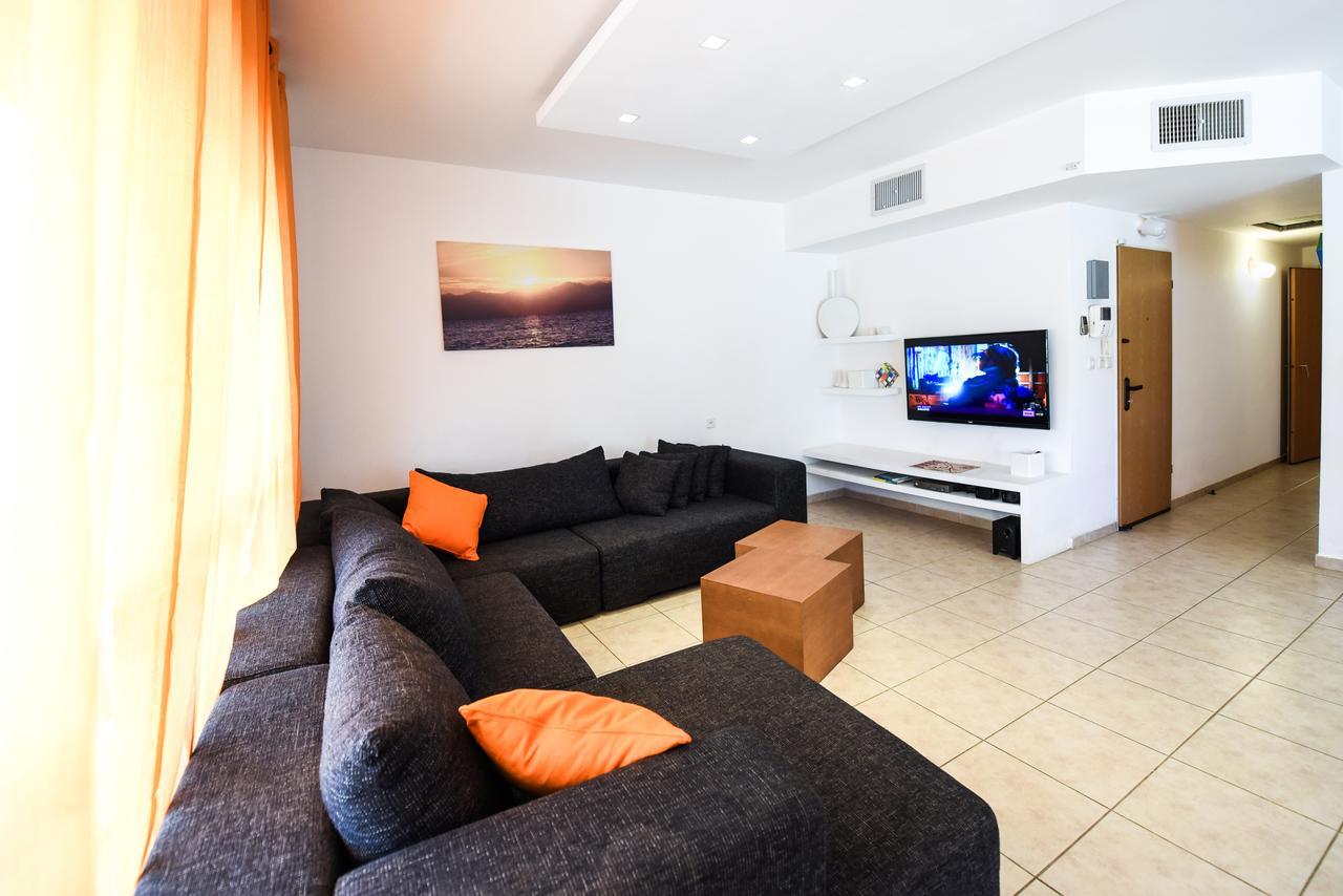For Rent In Apartment *